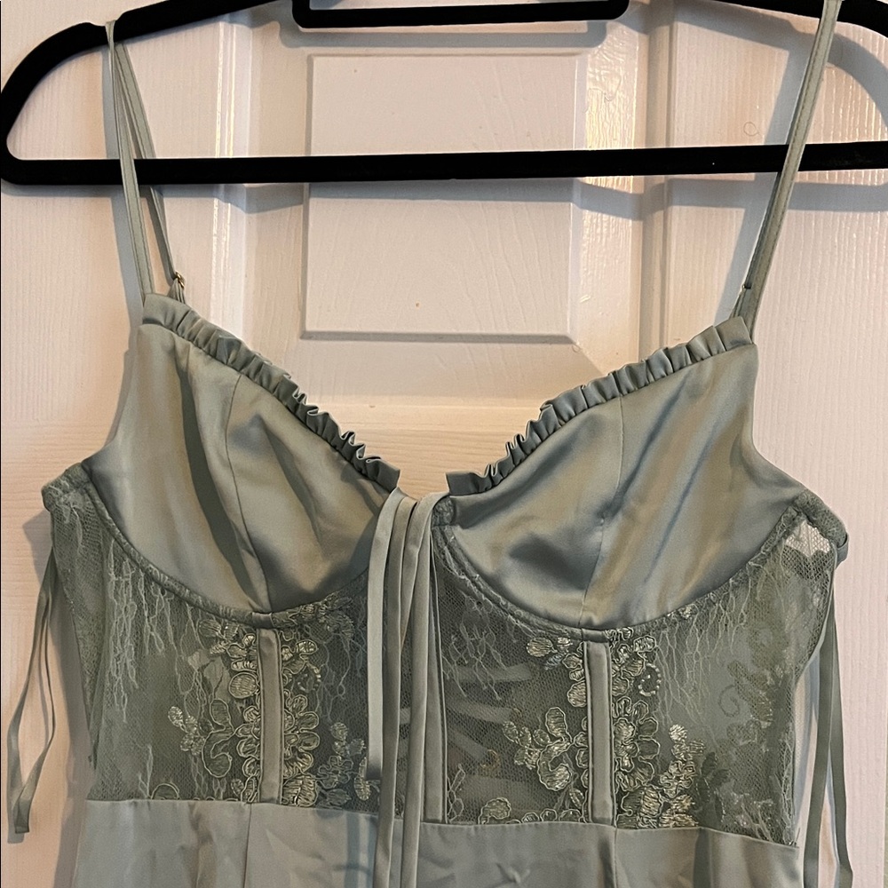 Elegant Green Ruff Dress ltar State layered ruffles from hips to end of maxi - Picture 2 of 11